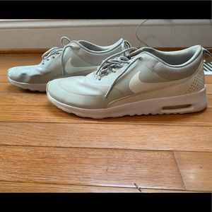 Nike Air Max Thea’s